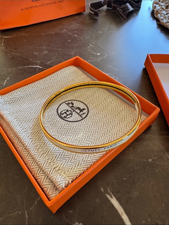 Hermes Jewelry - Hermès White and Gold Enamel Narrow Bangle